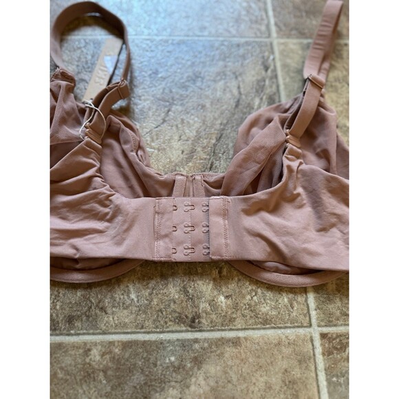 Skims Fits Everybody Unlined Bra Size 44D Sienna - Picture 6 of 7